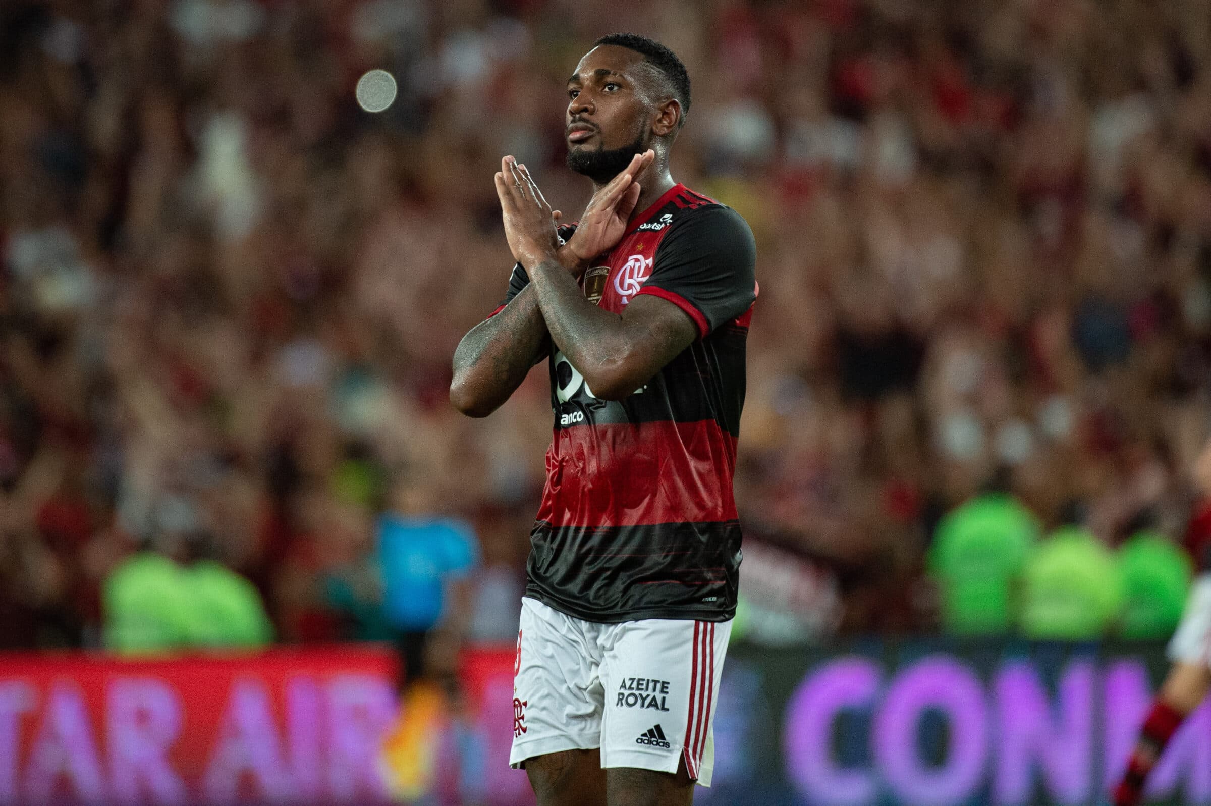 Flamengo pede R$ 42,7 milhões a Gerson; torcedores divulgaram dados e enviaram PIX de R$ 0,01