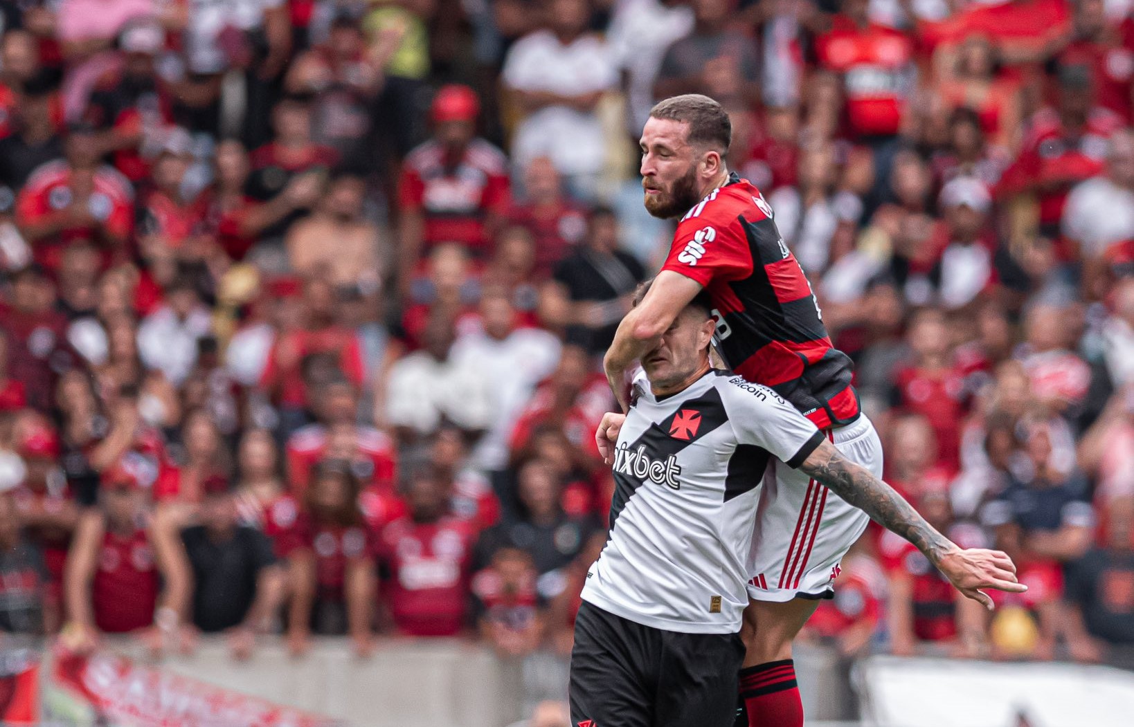 Léo Pereira defende o elenco do Flamengo após início irregular de 2026