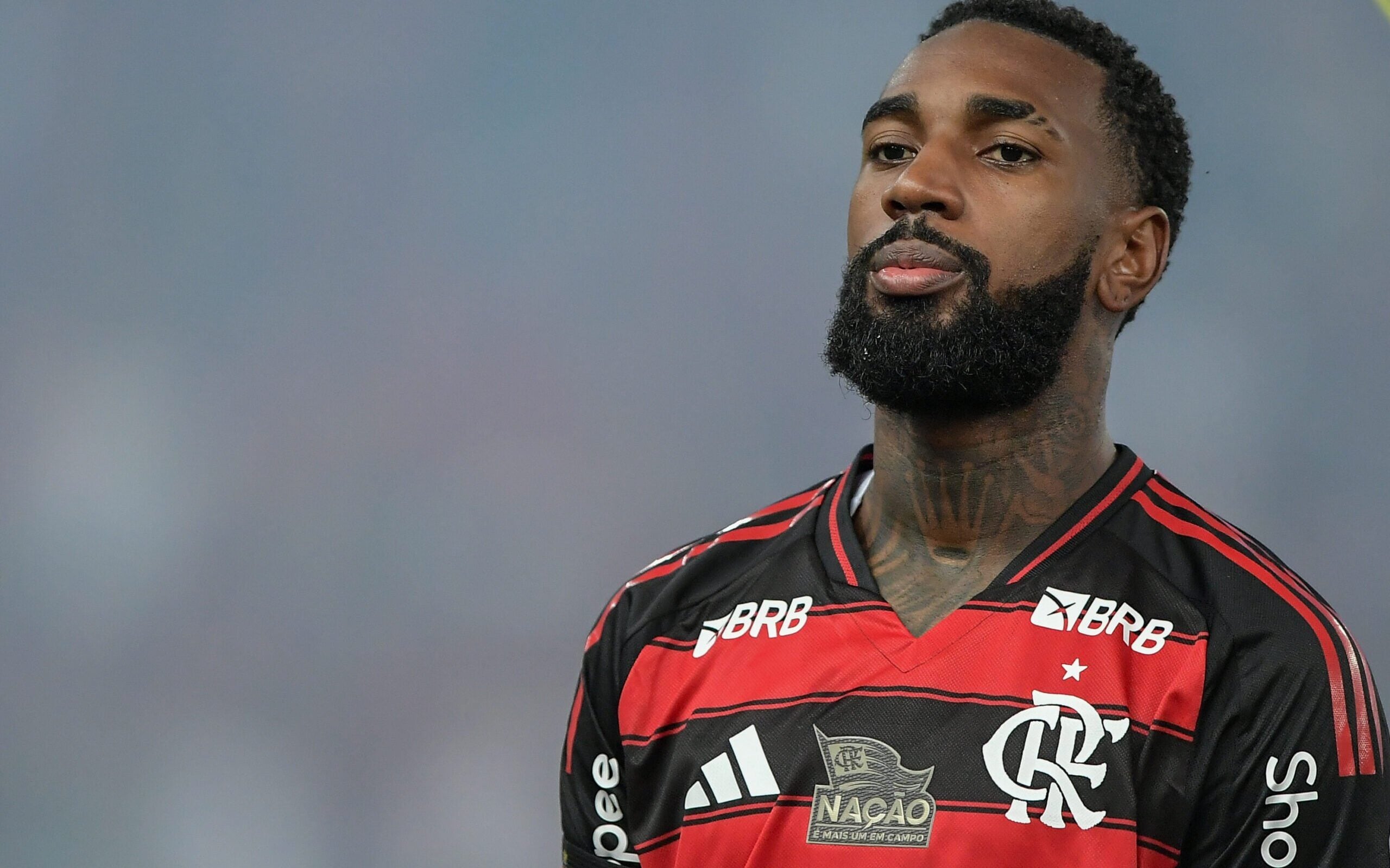 Pai de Gerson é expulso do Maracanã e precisa de escolta após hostilidade de torcedores